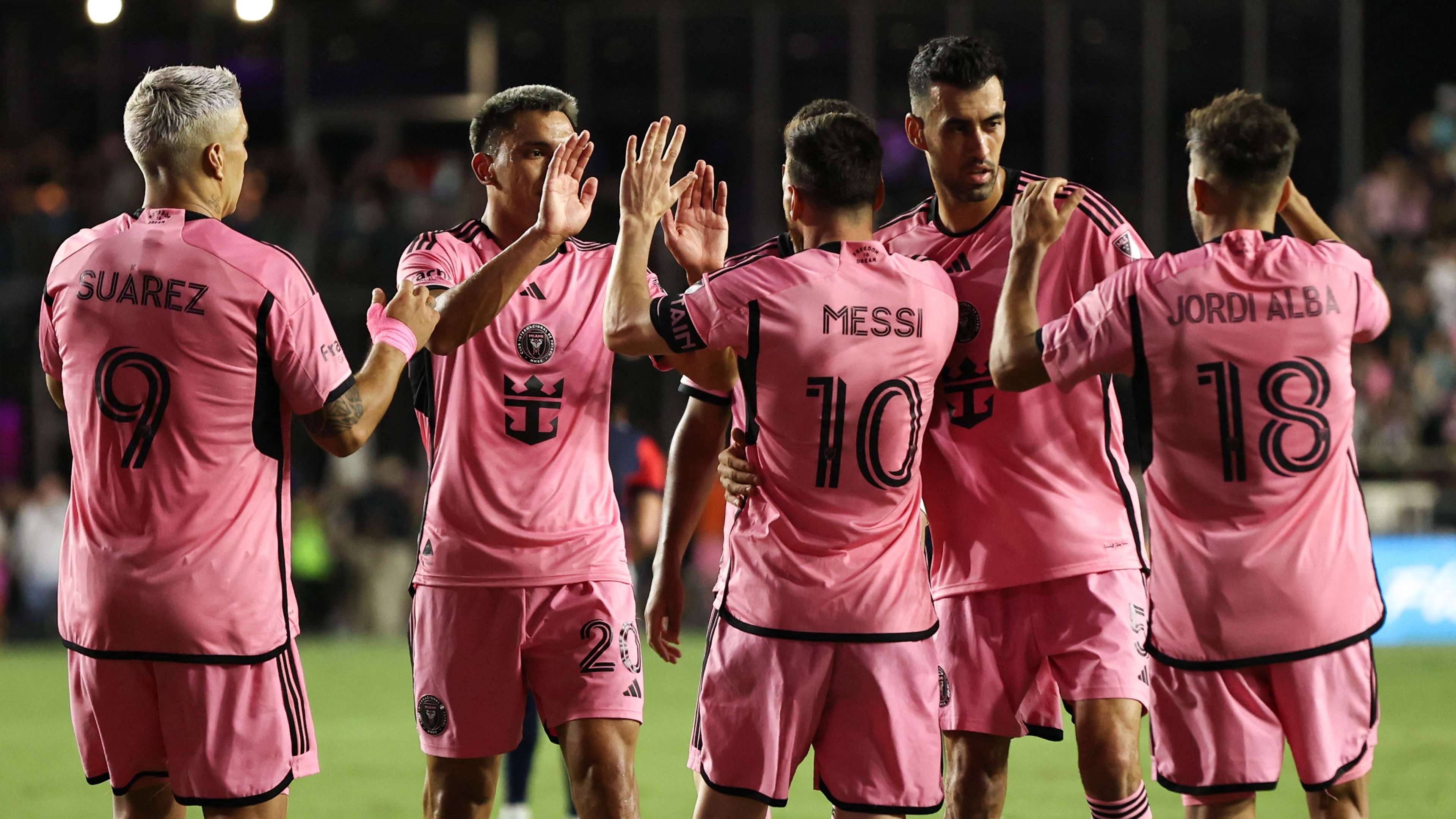 就展现出惊 就展现出惊